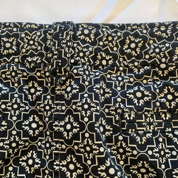 Old Navy Black and White Print Mini Skirt Size 10 - Picture 2 of 8
